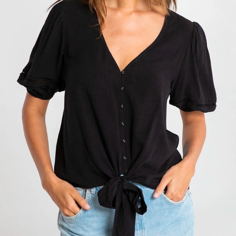 NWT LOVESTITCH Townsend Puff Sleeve Top size Small in black